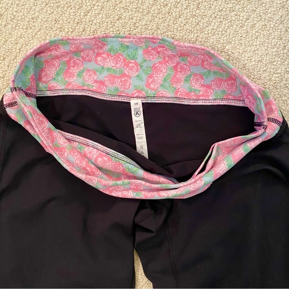 LIKE NEW Krass & Co RunRunner Leggings Secret Garden 10 - Picture 9 of 15
